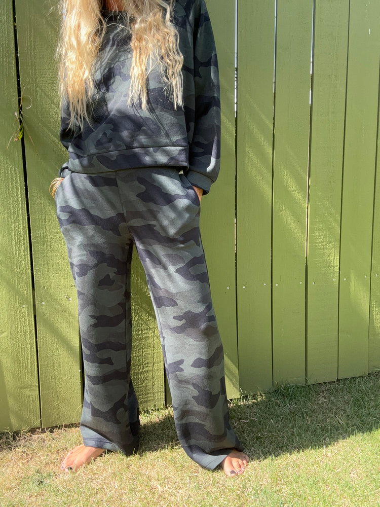 Onyx Camo cloud fleece sweatpants