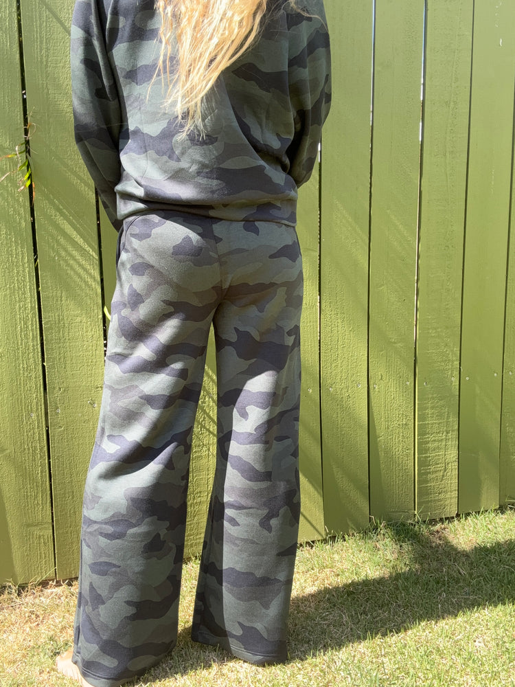 Onyx Camo cloud fleece sweatpants