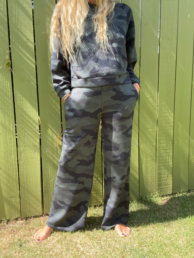 Onyx Camo cloud fleece sweatpants