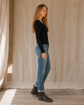 Black Long Sleeve Tee - Apres Sea Ranch Tops