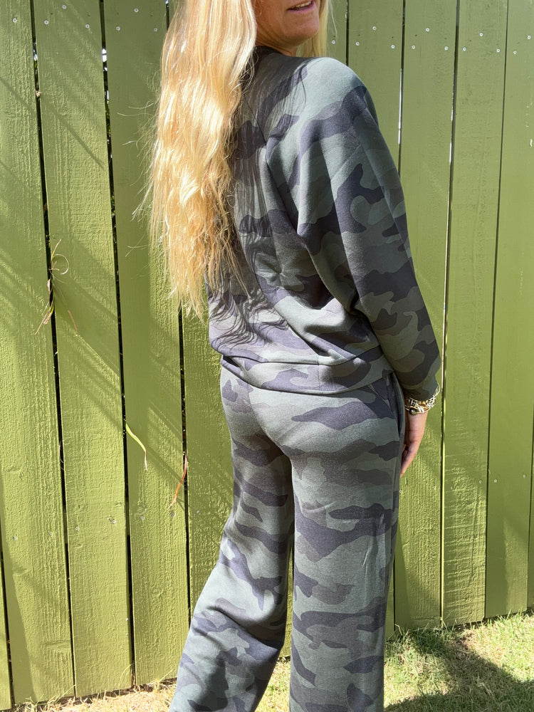 Onyx Camo cloud fleece sweatshirt