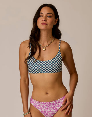 CARVE DESIGNS Escondido Bikini Top in Surfside