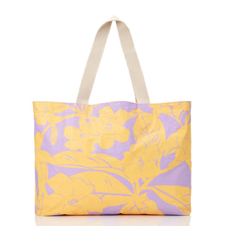 ALOHA COLLECTION Lei Garden Holo Holo - Pink/Orange - The Salty BabeTote Bag