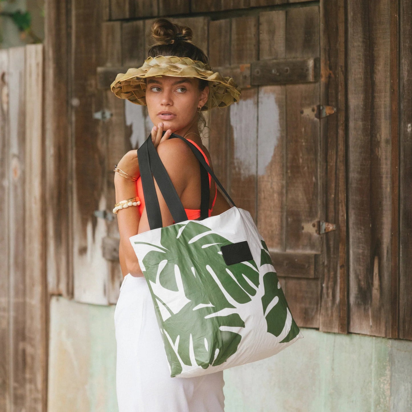 ALOHA COLLECTION Monstera Day Tripper - The Salty BabeTote Bag