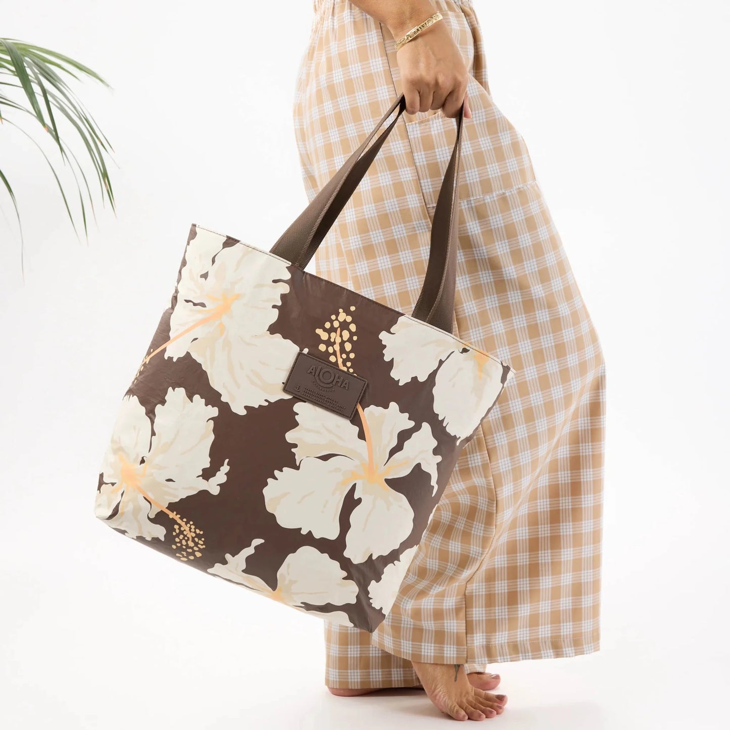 ALOHA COLLECTION Taha'a Day Tripper - Coconut - The Salty BabeTote Bag