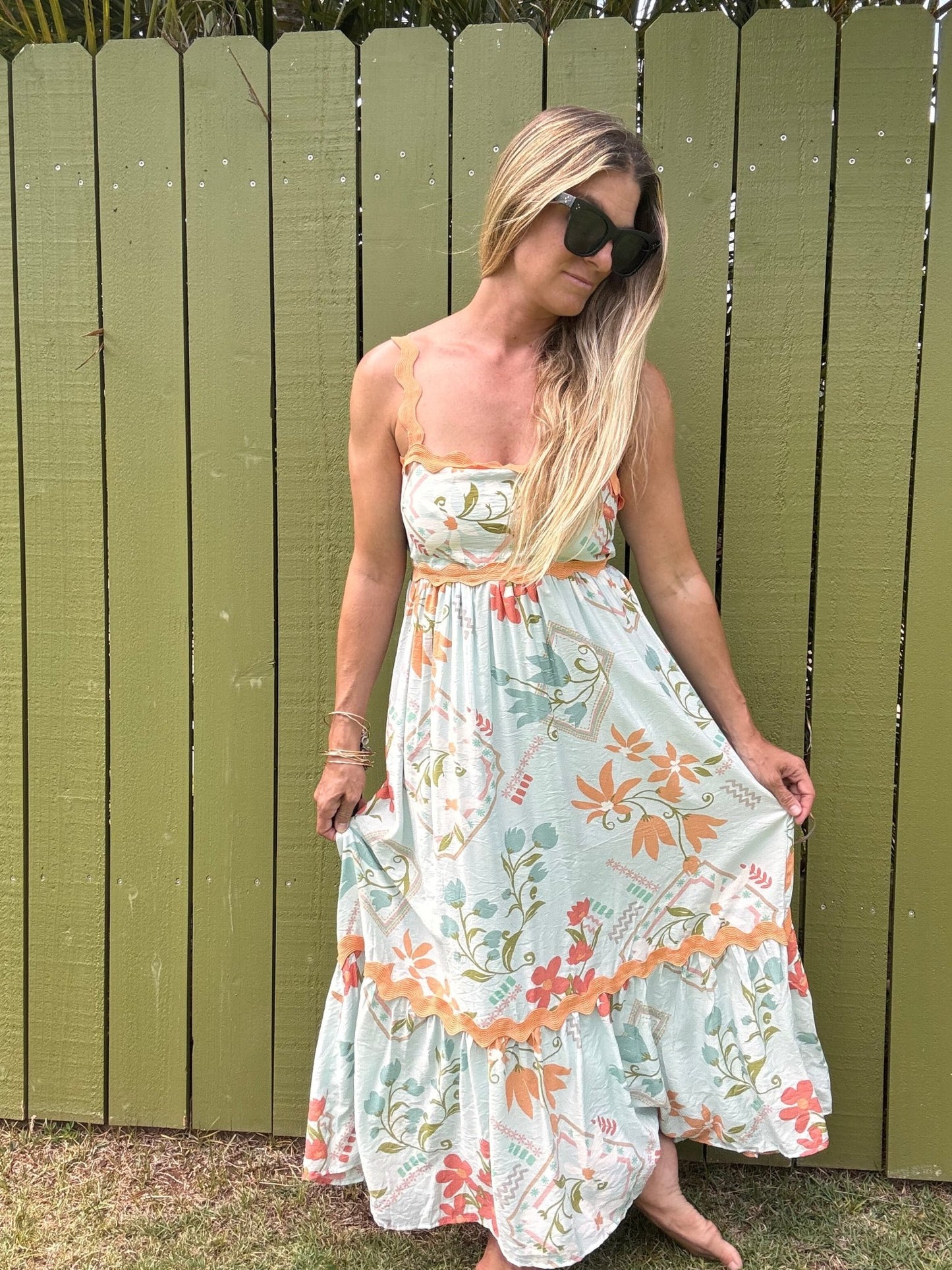 Botanical Bliss Midi Dress - The Salty BabeDresses