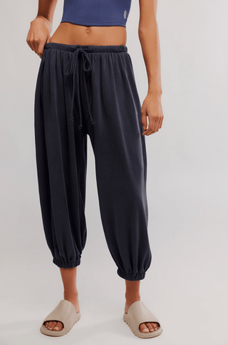 FREE PEOPLE Momentum Pants - Black - The Salty BabePants