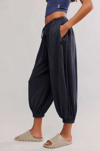 FREE PEOPLE Momentum Pants - Black - The Salty BabePants