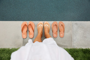 BEEK Seabird leather sandals-Platinum/Honey