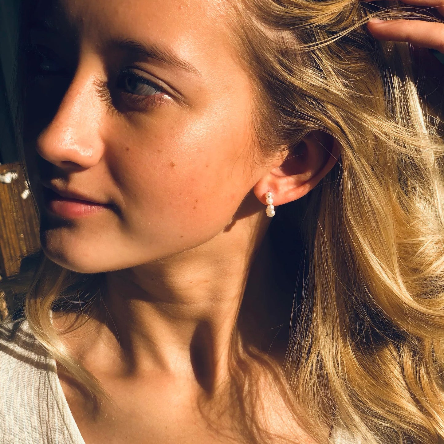 SG Small Pearl hoop earring - The Salty BabeJewelry