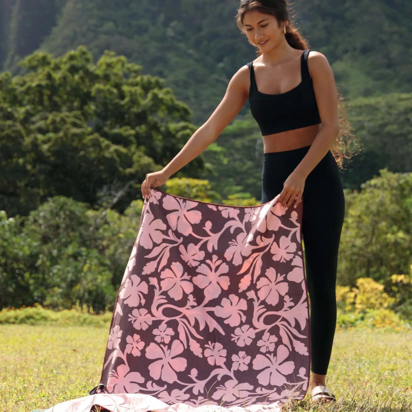 TAG ALOHA x YIREH Beach/Yoga Towel - Vintage Hibiscus - The Salty BabeBeach Towel