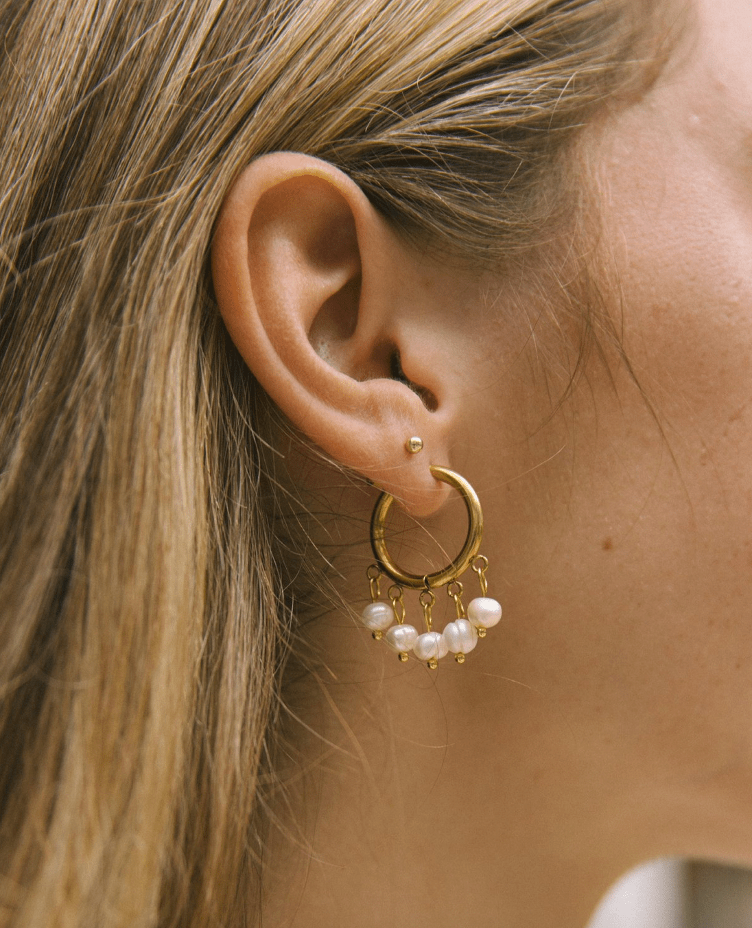 VOYAGE Pearl Drop Hoop Earrings - The Salty BabeJewelry