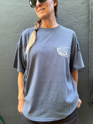 World Is Your Oyster Oversized tee-Navy - The Salty BabeGraphic Tee Shirts