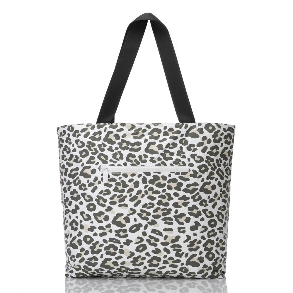 ALOHA COLLECTION Snow Leopard Day Tripper-Ghost